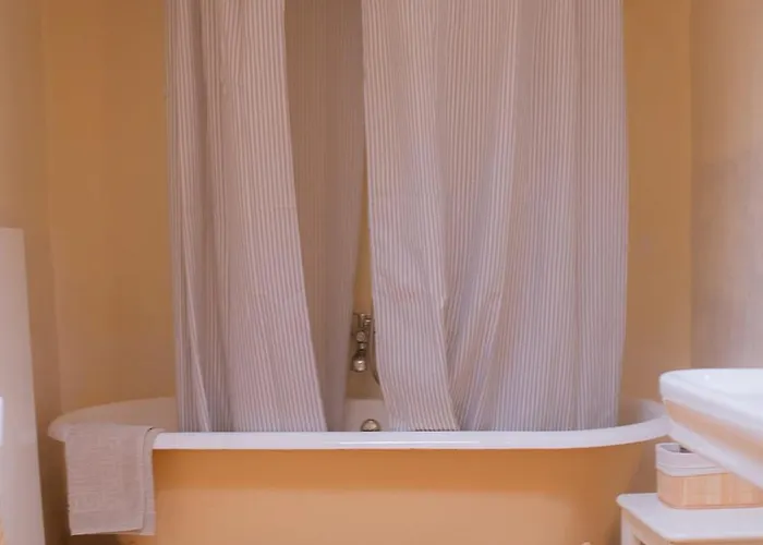 Bed & Breakfast Dimora Valverde 3*